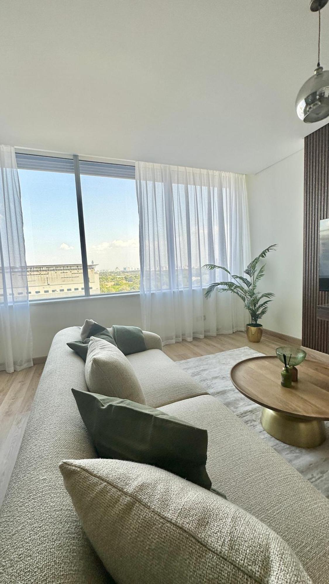 شقة 1 Bedroom Elegant & Spacious At Sky Gardens Difc