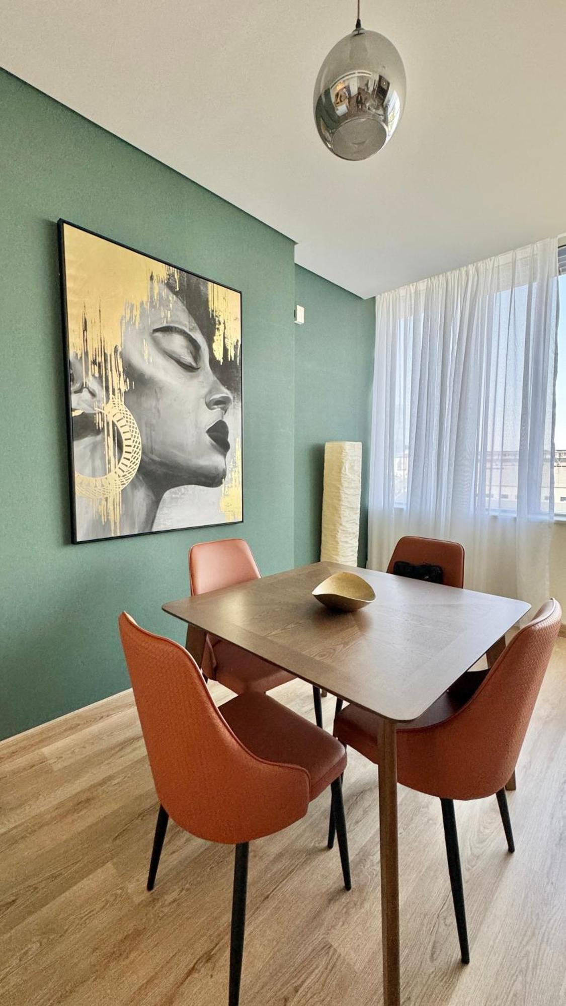 شقة 1 Bedroom Elegant & Spacious At Sky Gardens Difc